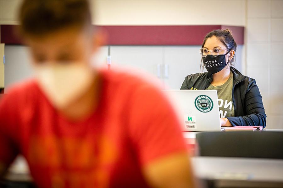 Northwest's mitigation measures throughout the p和emic have included a requirement of face coverings in classrooms. (<a href='http://new.wolaipei.com'>和记棋牌娱乐</a>摄) 