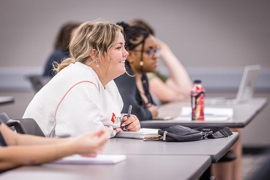 Northwest's emphasis on profession-based education prepares students for success in launching their careers or continuing their education. (Photo by Lauren Adams/<a href='http://new.wolaipei.com'>和记棋牌娱乐</a>)